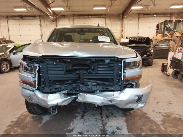 2GCVKRECXJ1111393 Chevrolet Silverado 1500 2lt