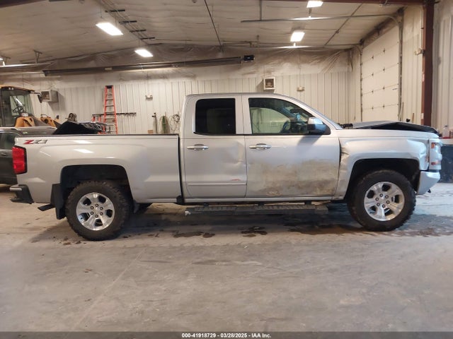2GCVKRECXJ1111393 Chevrolet Silverado 1500 2lt
