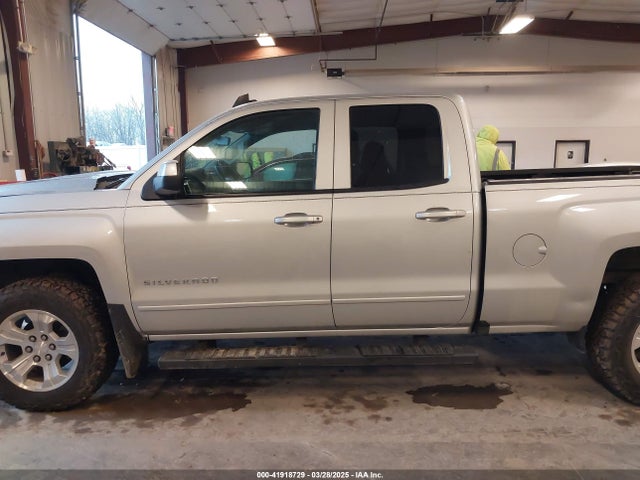 2GCVKRECXJ1111393 Chevrolet Silverado 1500 2lt