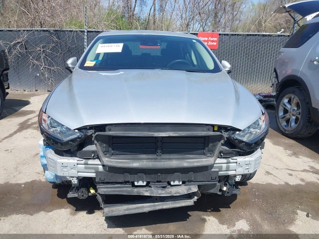 3FA6P0HDXKR275252 Ford FUSION SE