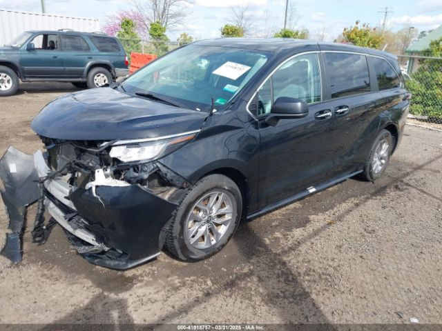 5TDYRKEC7NS114539 Toyota SIENNA XLE