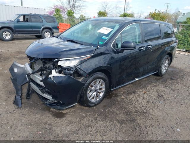 5TDYRKEC7NS114539 Toyota SIENNA XLE
