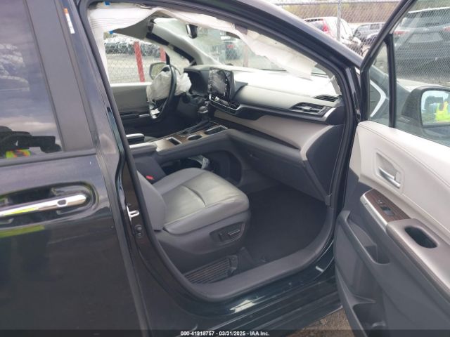 5TDYRKEC7NS114539 Toyota SIENNA XLE