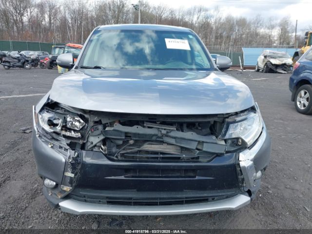 JA4AZ3A34JZ039881 Mitsubishi Outlander Se