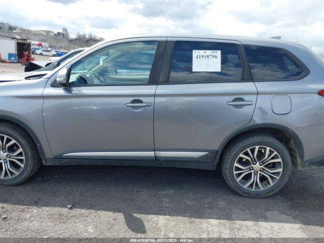 JA4AZ3A34JZ039881 Mitsubishi Outlander Se