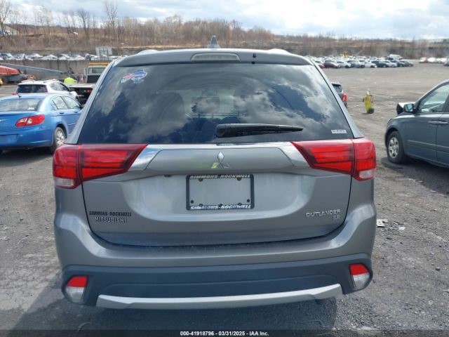 JA4AZ3A34JZ039881 Mitsubishi Outlander Se