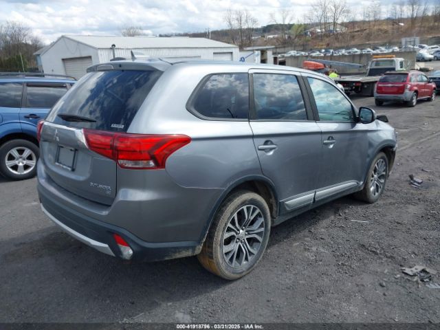 JA4AZ3A34JZ039881 Mitsubishi Outlander Se