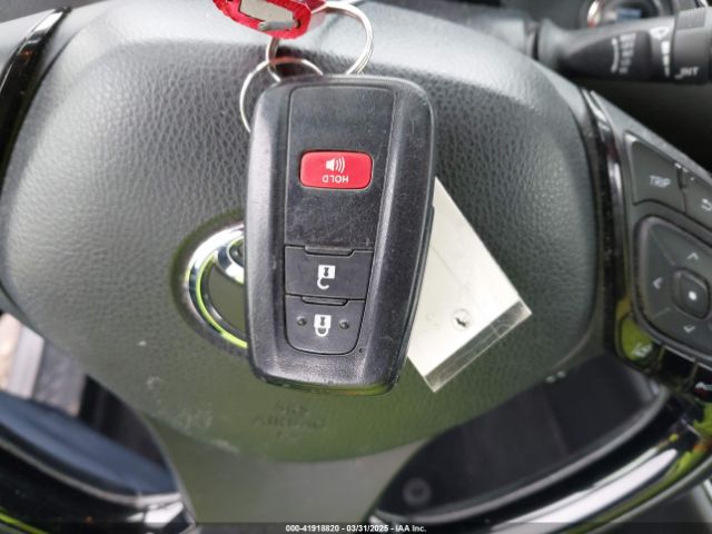 JTNKHMBX8K1024039 Toyota C-HR XLE