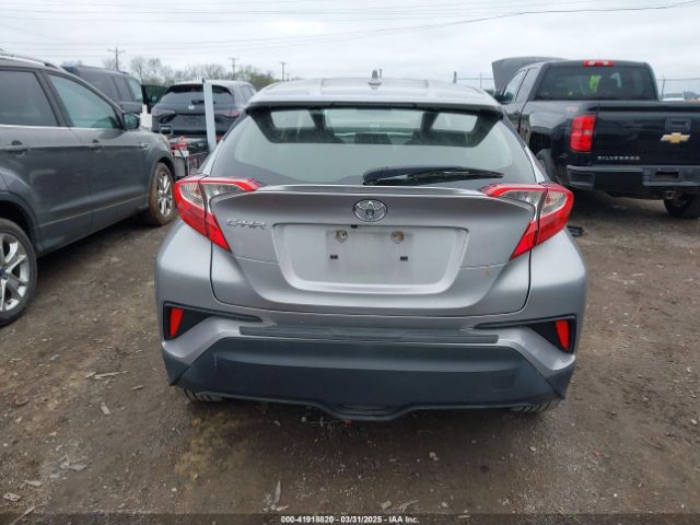 JTNKHMBX8K1024039 Toyota C-HR XLE