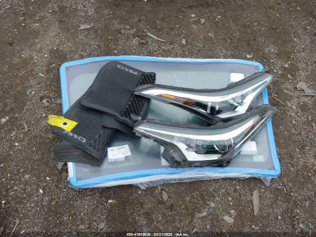 JTNKHMBX8K1024039 Toyota C-HR XLE