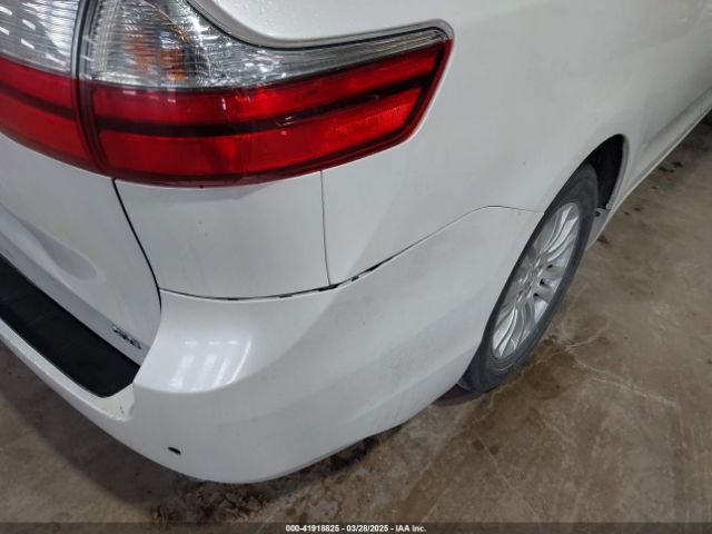 5TDYK3DC8FS598525 Toyota Sienna Xle Premium 8 Passenger