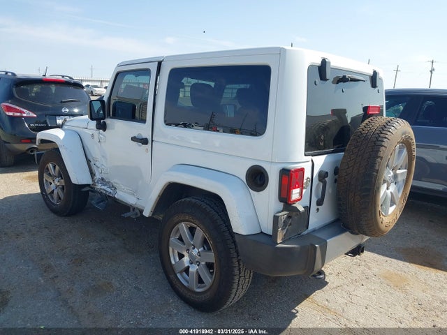 1C4AJWBG1FL581272 Jeep Wrangler Sahara