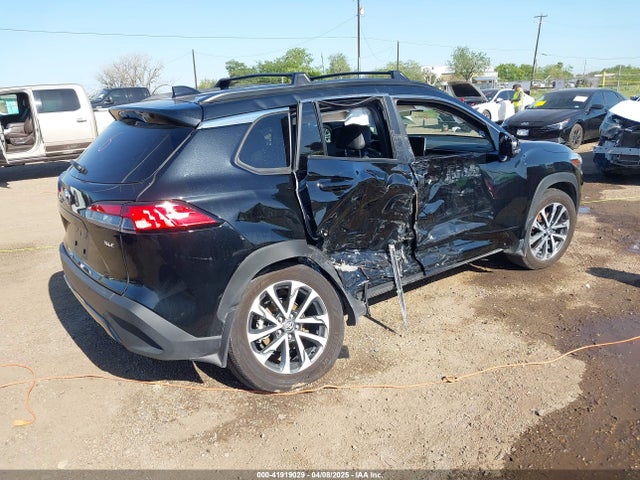 Toyota Corolla Cross Xle 2024 7MUDAAAG3RV083617 Image 4