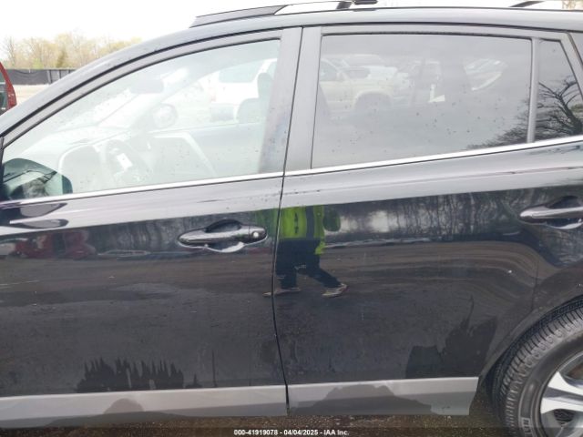 2T3BFREV6HW605826 Toyota RAV4 LE