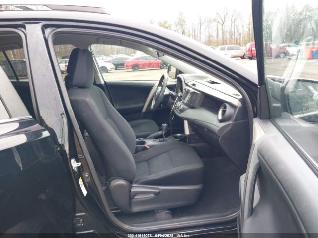 2T3BFREV6HW605826 Toyota RAV4 LE