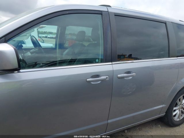 2C4RDGCG4KR761880 Dodge Grand Caravan Sxt