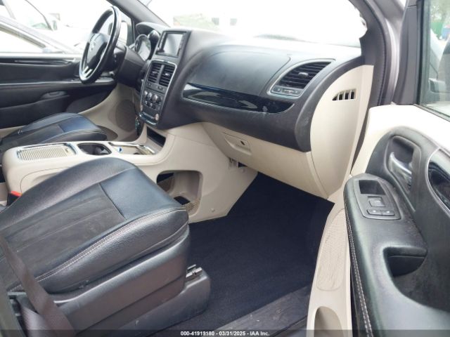 2C4RDGCG4KR761880 Dodge Grand Caravan Sxt