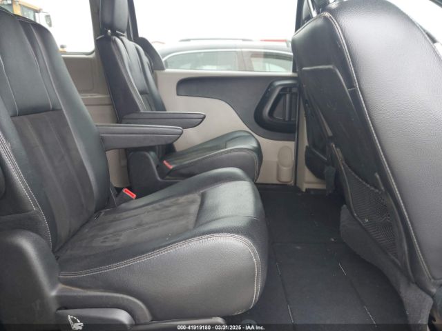 2C4RDGCG4KR761880 Dodge Grand Caravan Sxt