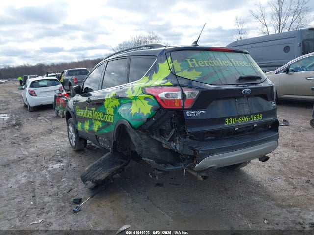 1FMCU9HD2JUD30385 Ford ESCAPE SEL