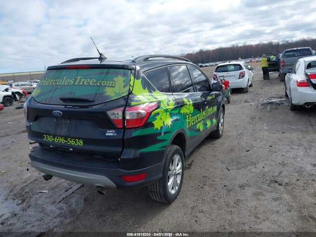 1FMCU9HD2JUD30385 Ford ESCAPE SEL