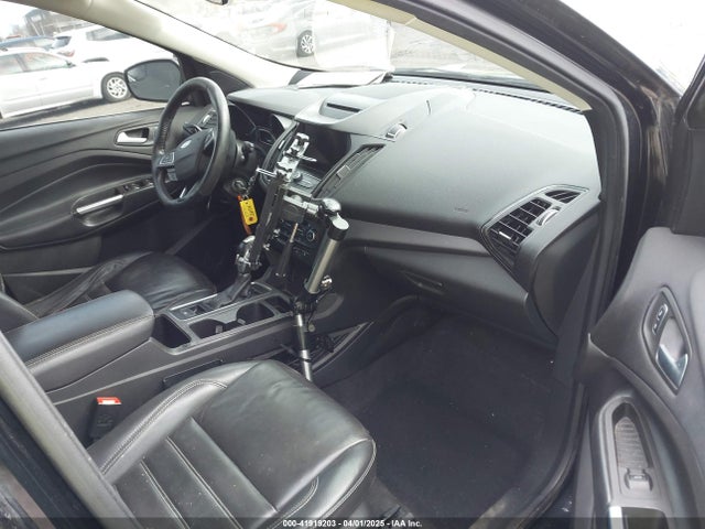 1FMCU9HD2JUD30385 Ford ESCAPE SEL