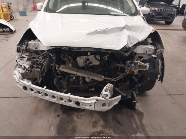 1FMCU9GD2JUB17518 Ford ESCAPE SE