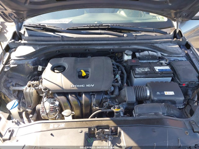 5NPD74LF3JH390701 Hyundai ELANTRA SE