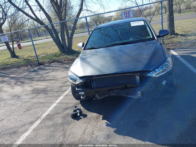 5NPD74LF3JH390701 Hyundai ELANTRA SE