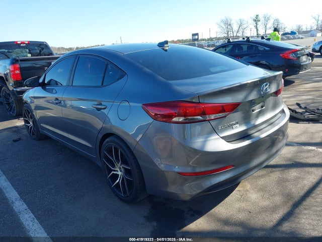 5NPD74LF3JH390701 Hyundai ELANTRA SE