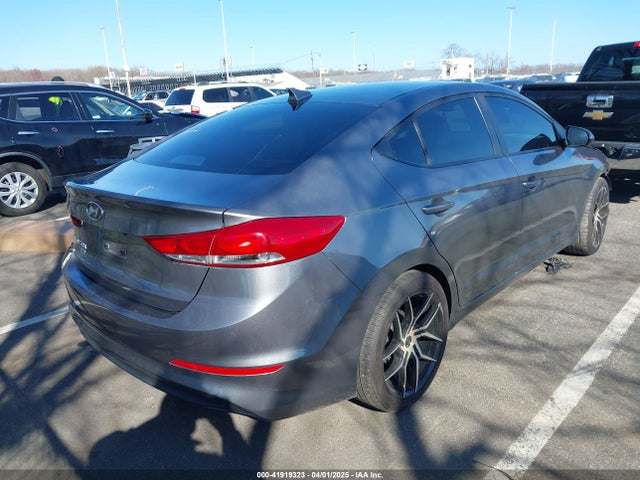 5NPD74LF3JH390701 Hyundai ELANTRA SE