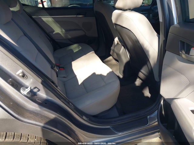 5NPD74LF3JH390701 Hyundai ELANTRA SE