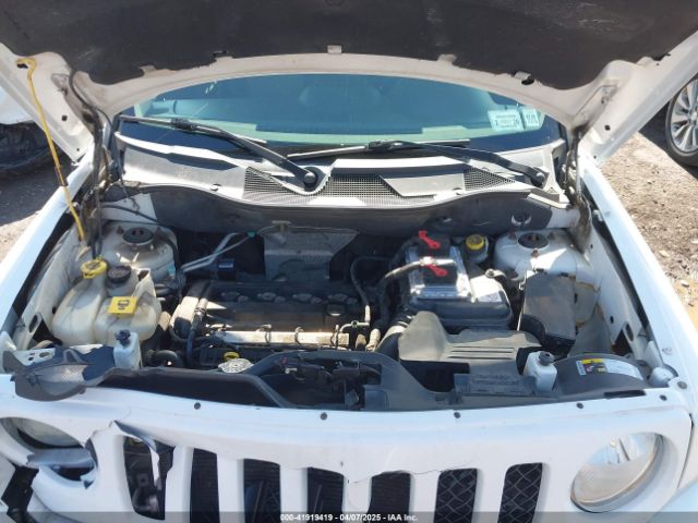1C4NJPFA8ED550221 Jeep Patriot Latitude