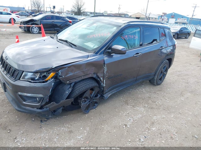 3C4NJDBB2JT395523 Jeep Compass Altitude 4x4