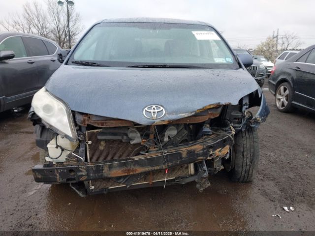 5TDKK3DC6FS624643 Toyota Sienna Le 8 Passenger