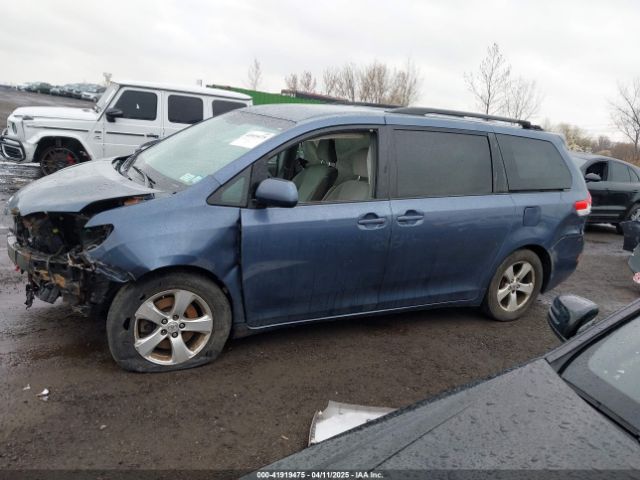 5TDKK3DC6FS624643 Toyota Sienna Le 8 Passenger