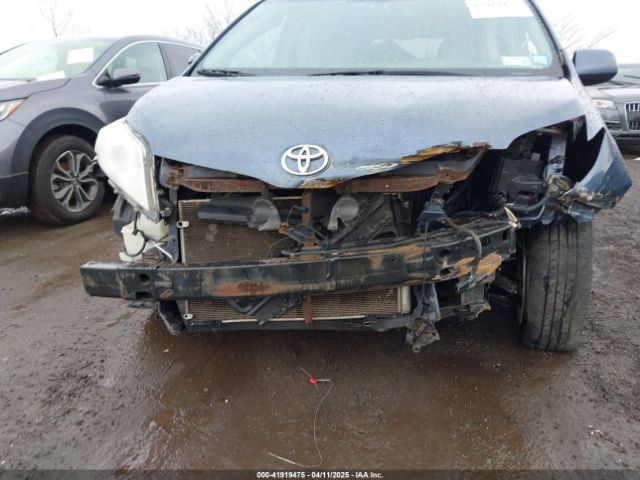 5TDKK3DC6FS624643 Toyota Sienna Le 8 Passenger