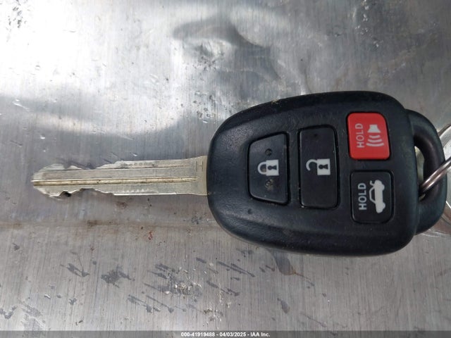 5YFBURHE9GP404108 Toyota COROLLA LE