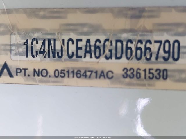 1C4NJCEA6GD666790 Jeep Compass Latitude