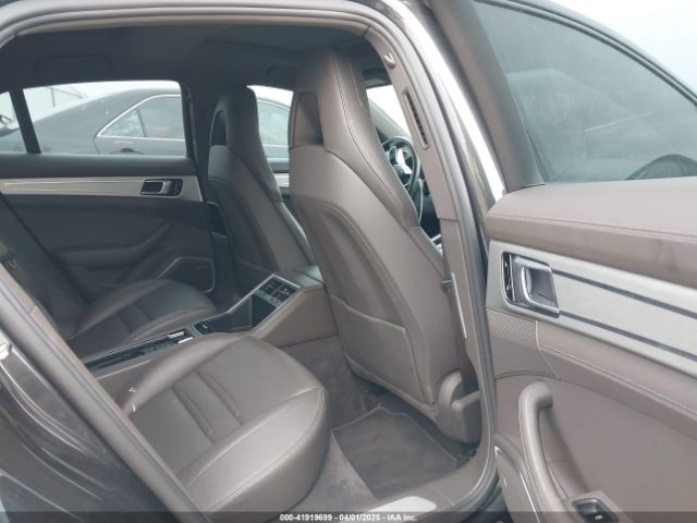 WP0AB2A76JL136669 Porsche Panamera 4s