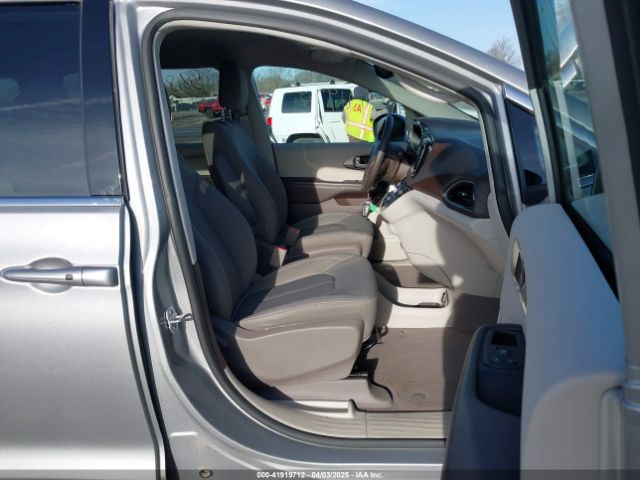 2C4RC1DG6HR665322 Chrysler Pacifica Touring