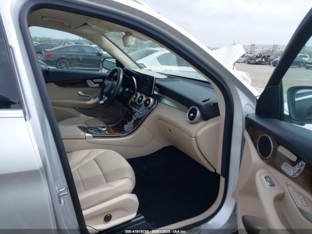 WDC0G4JB1KF655457 Mercedes-Benz GLC 300