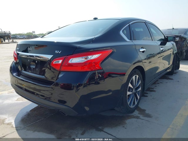 1N4AL3AP4HC171083 Nissan 2017