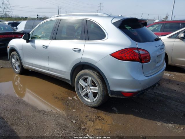 2011 PORSCHE CAYENNE HYBRID WP1AE2A20BLA91823 Photo 2