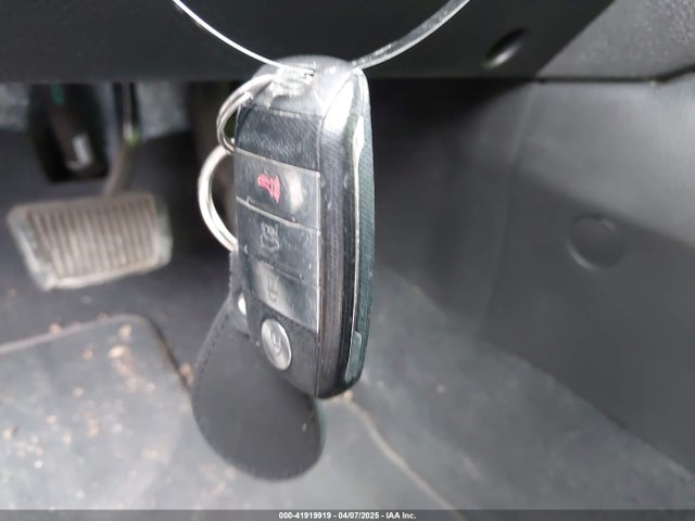5XYKT4A63EG474388 KIA SORENTO LX