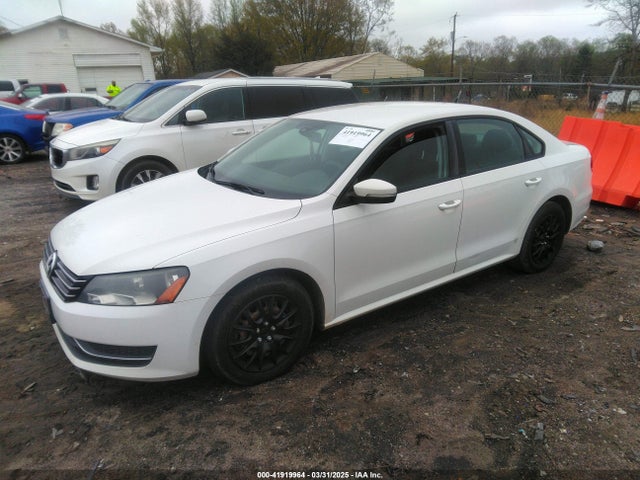 1VWAP7A38EC011235 Volkswagen Passat 2.5l S
