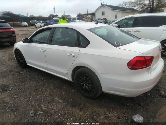 1VWAP7A38EC011235 Volkswagen Passat 2.5l S