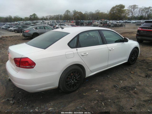 1VWAP7A38EC011235 Volkswagen Passat 2.5l S