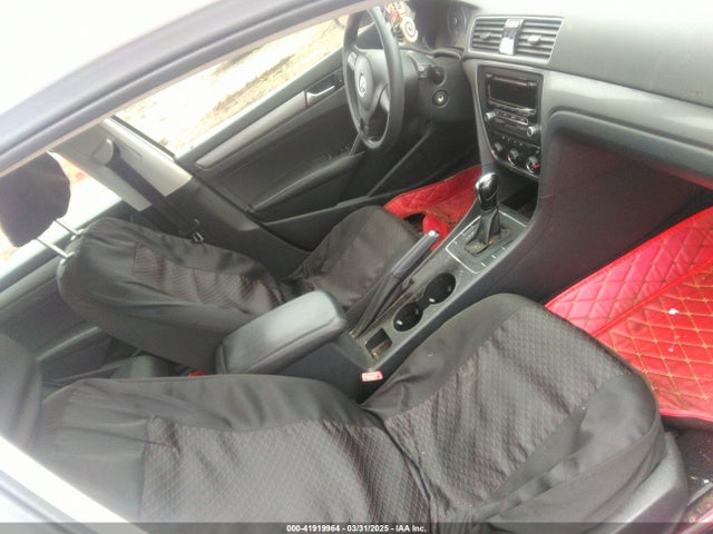 1VWAP7A38EC011235 Volkswagen Passat 2.5l S