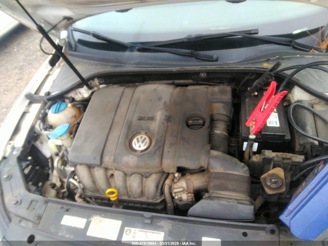 1VWAP7A38EC011235 Volkswagen Passat 2.5l S