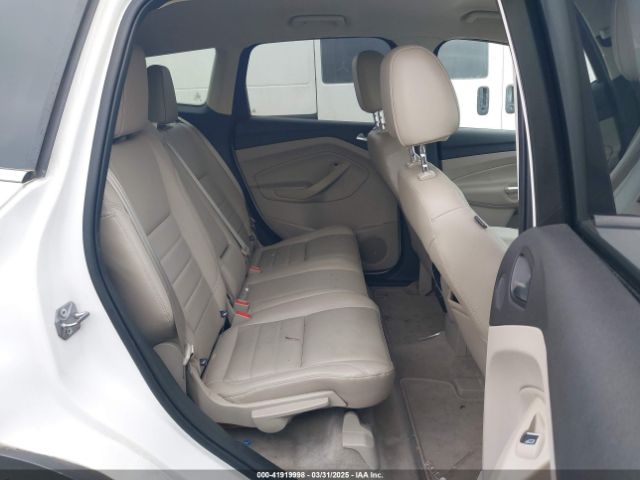 1FMCU0J98GUB67946 Ford Escape Titanium